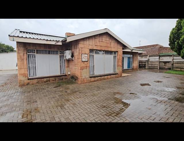 3 BEDROOM HOUSE FOR SALE IN THREE RIVERS